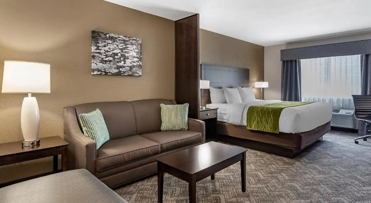 Comfort Inn & Suites Tualatin ROOM_EXAMPLE