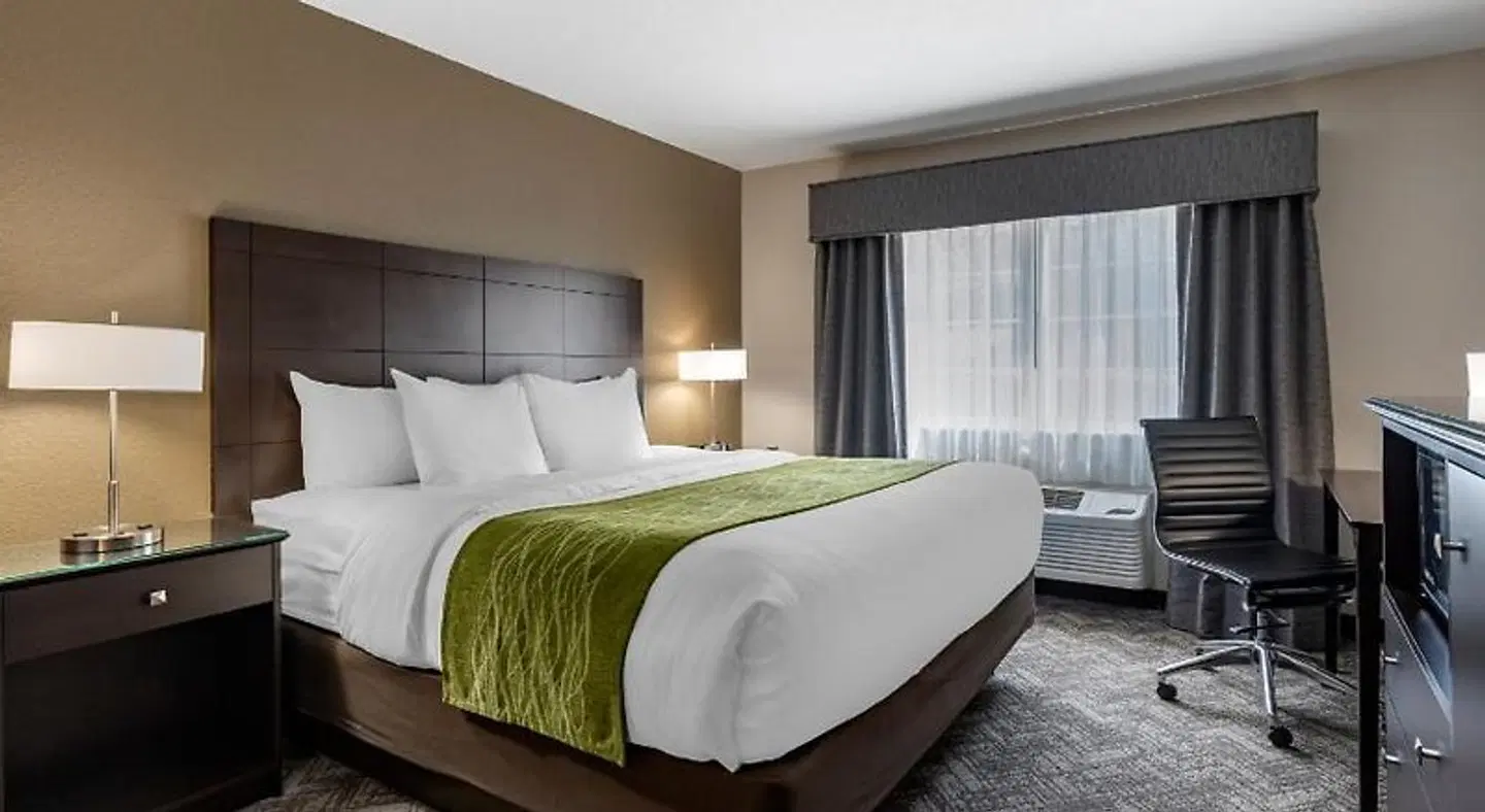 Comfort Inn & Suites Tualatin ROOM_EXAMPLE
