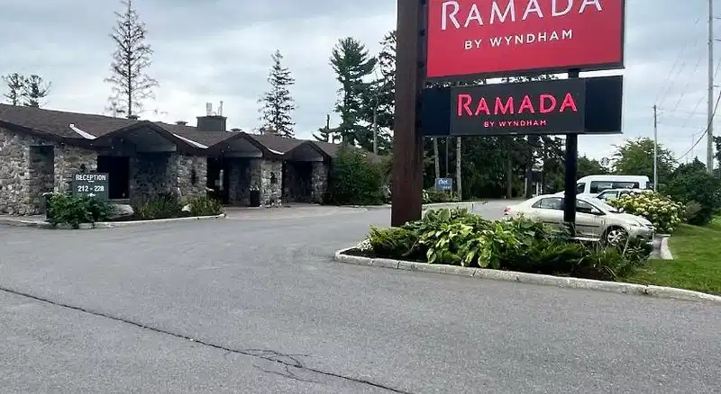 Ramada by Wyndham Ottawa On The Rideau – Hotelfoto