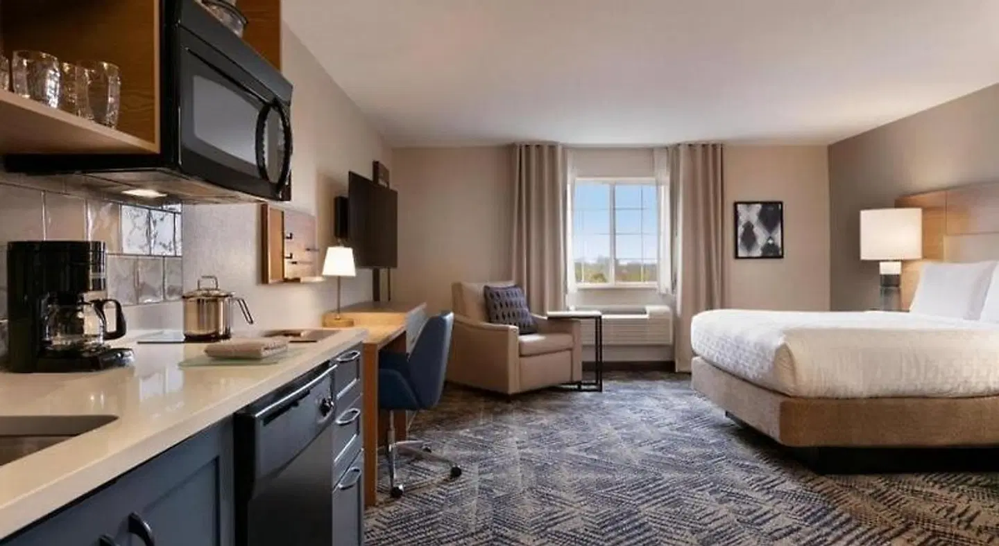 Candlewood Suites Springfield by IHG ROOM_EXAMPLE
