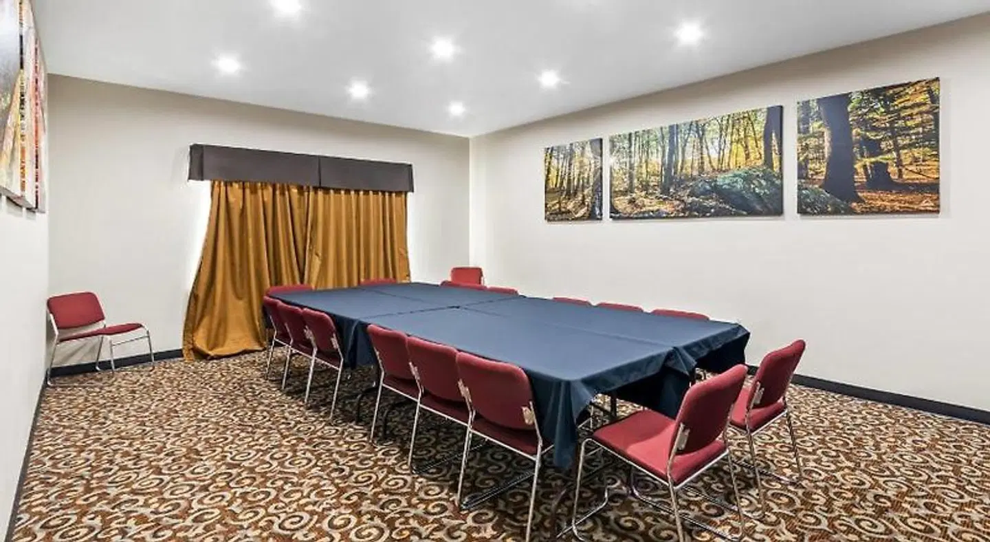 Days Inn by Wyndham Rockdale Texas Konferenz