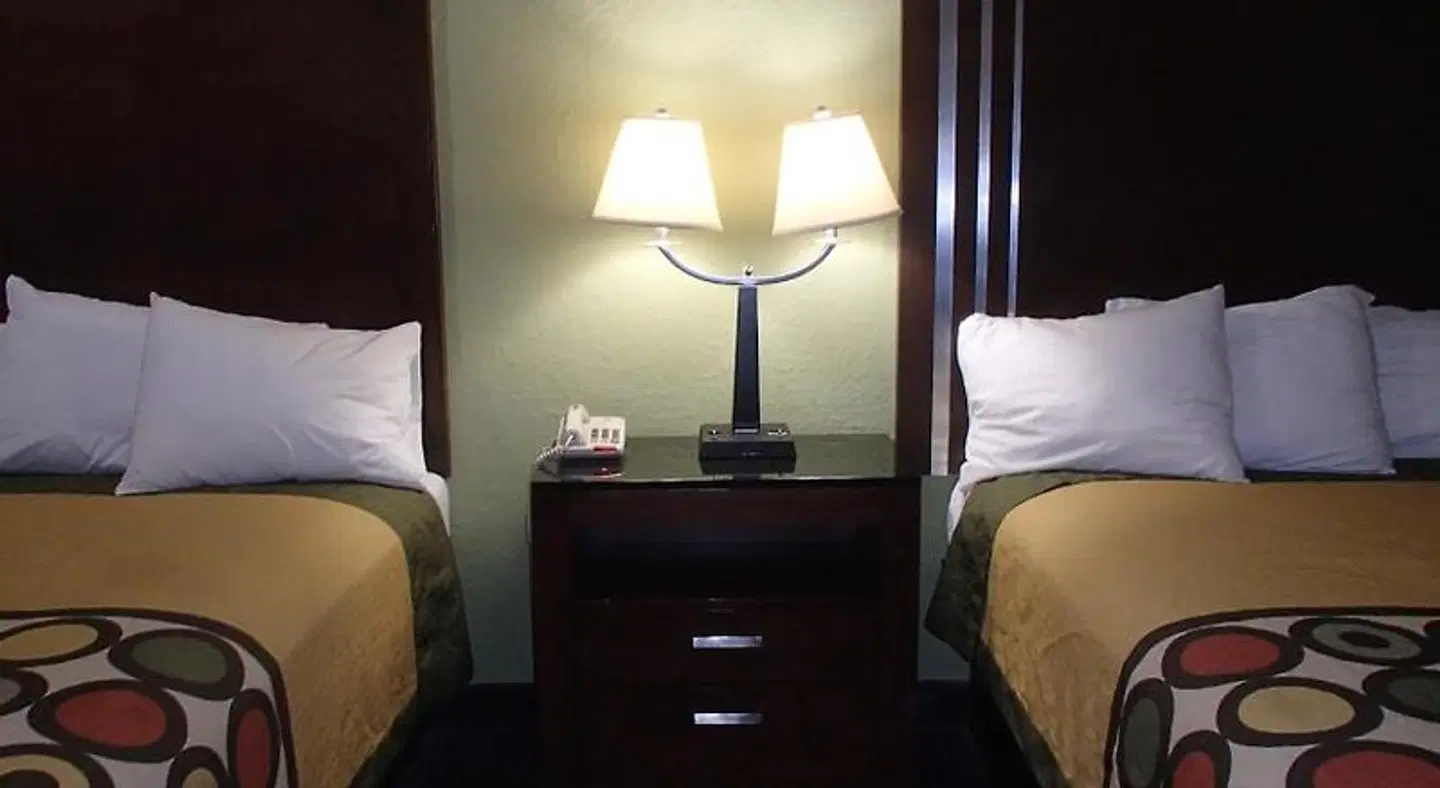 Super 8 by Wyndham Houston Hobby Airport South ROOM_EXAMPLE
