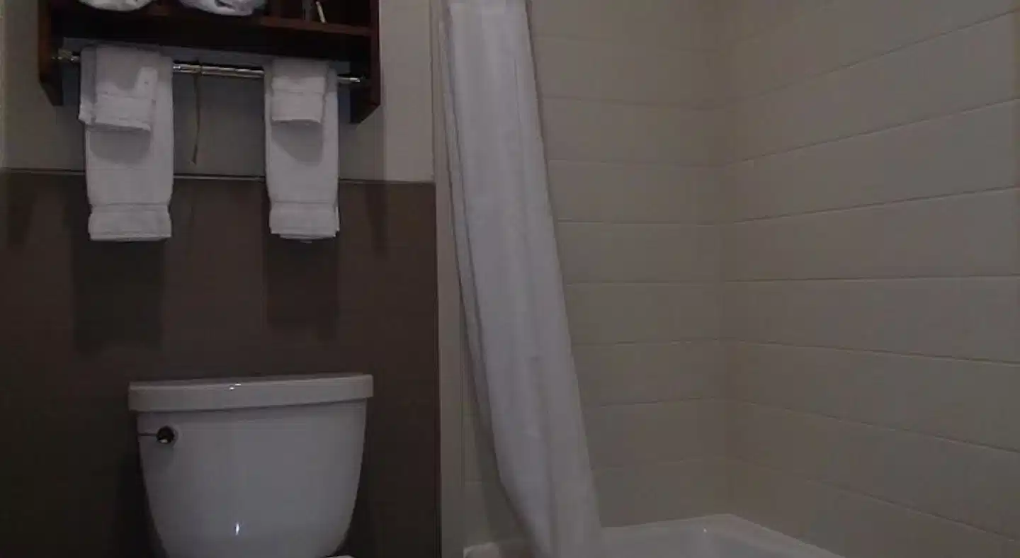 Super 8 by Wyndham Houston Hobby Airport South Badezimmer