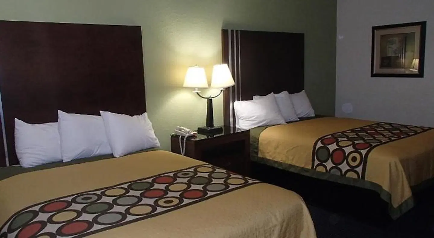 Super 8 by Wyndham Houston Hobby Airport South ROOM_EXAMPLE
