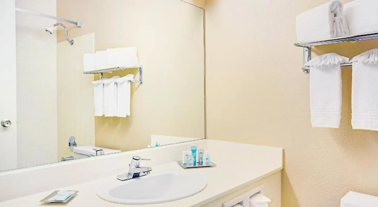 Wyndham Garden Carson City Max Casino Badezimmer