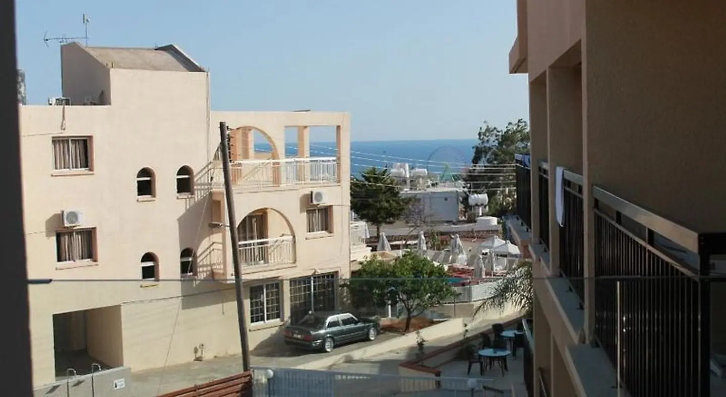 A Maos Hotel Apartments EXTERIOR