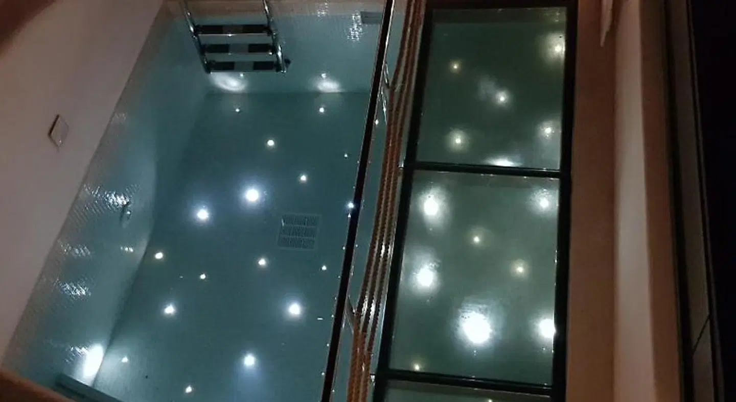 Avra Mykonos Hallenbad