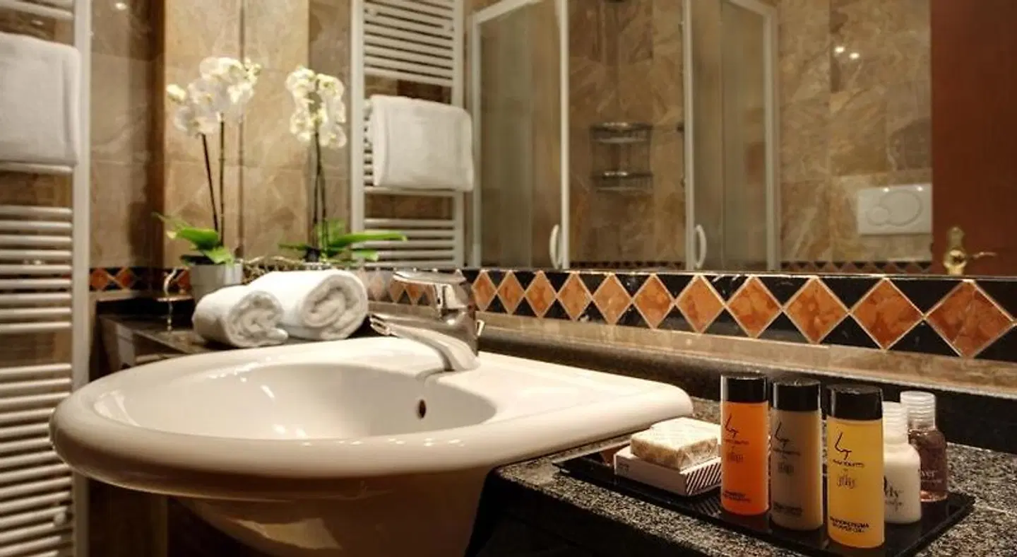 Panoramic Hotel Plaza Badezimmer