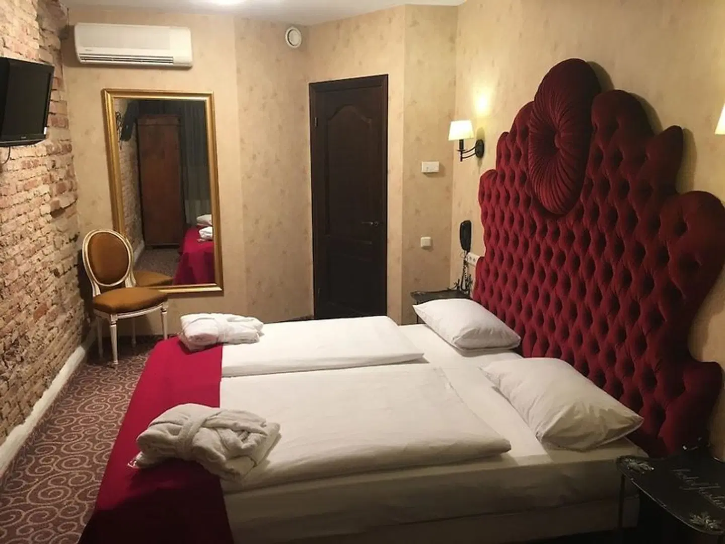 Justus ROOM_EXAMPLE