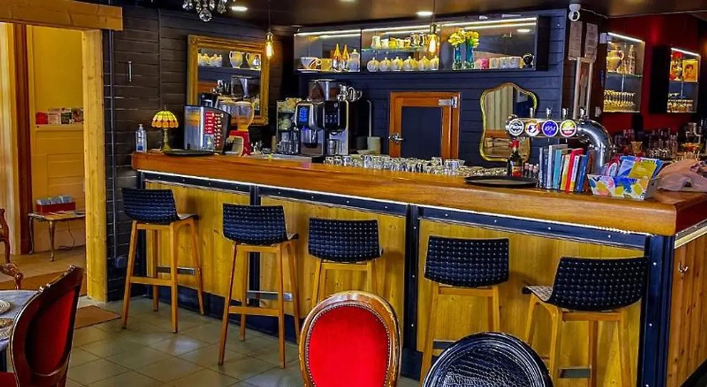 Continental Bar