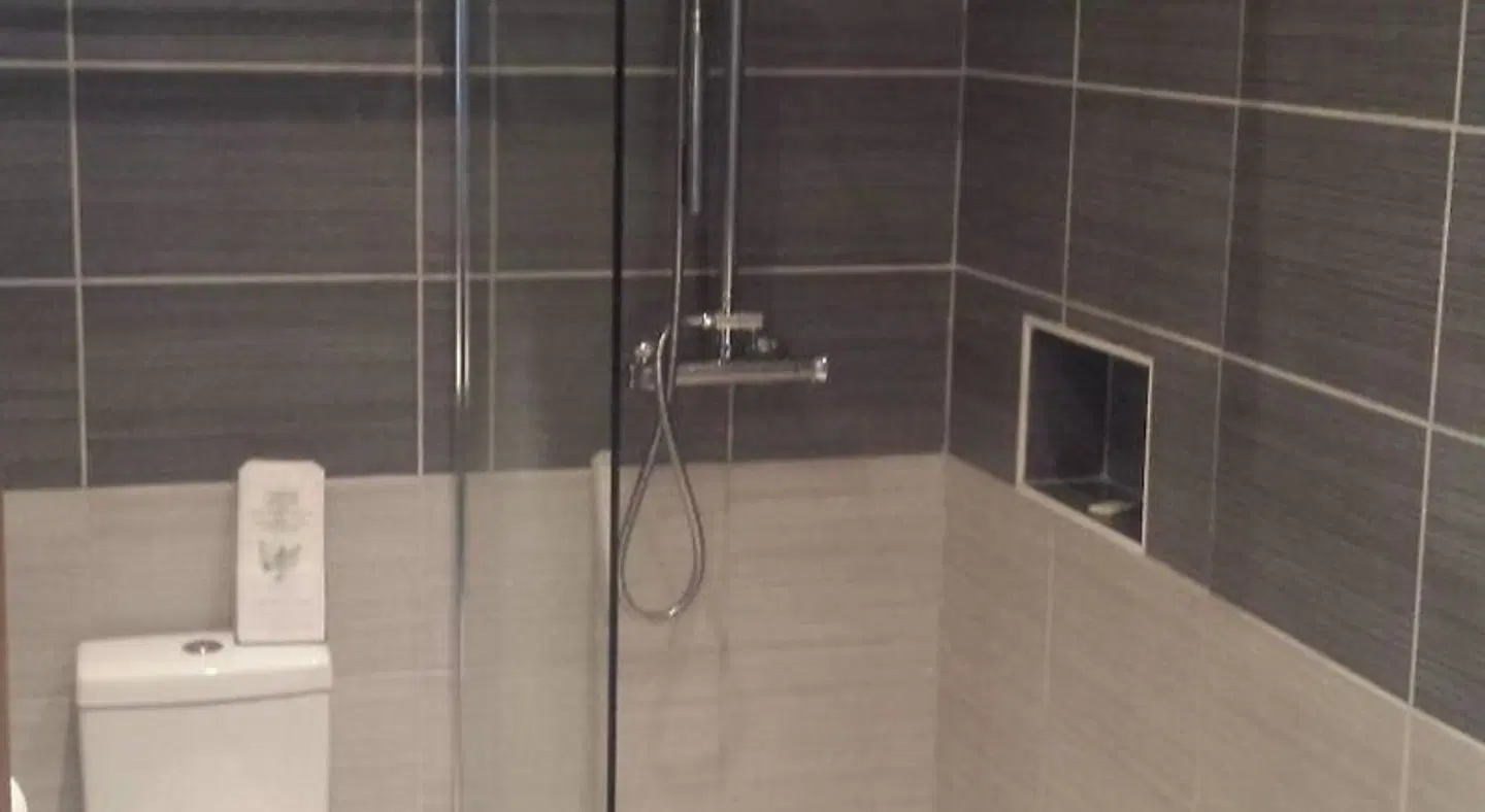 Torbay Court Hotel Badezimmer