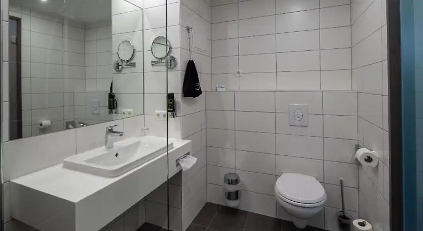 Hotel Schlossberg Wehingen Badezimmer