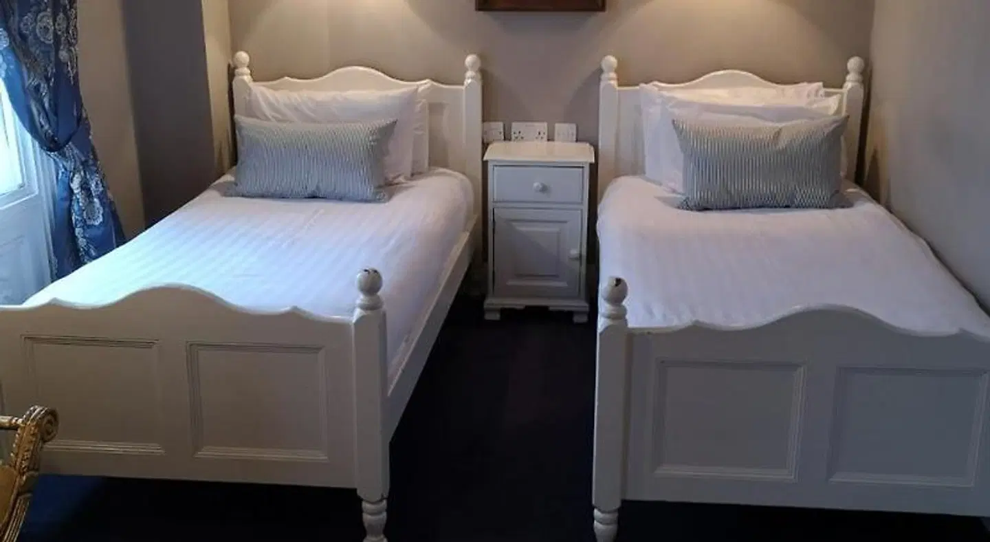 O'Neills Victorian Pub & Townhouse ROOM_EXAMPLE