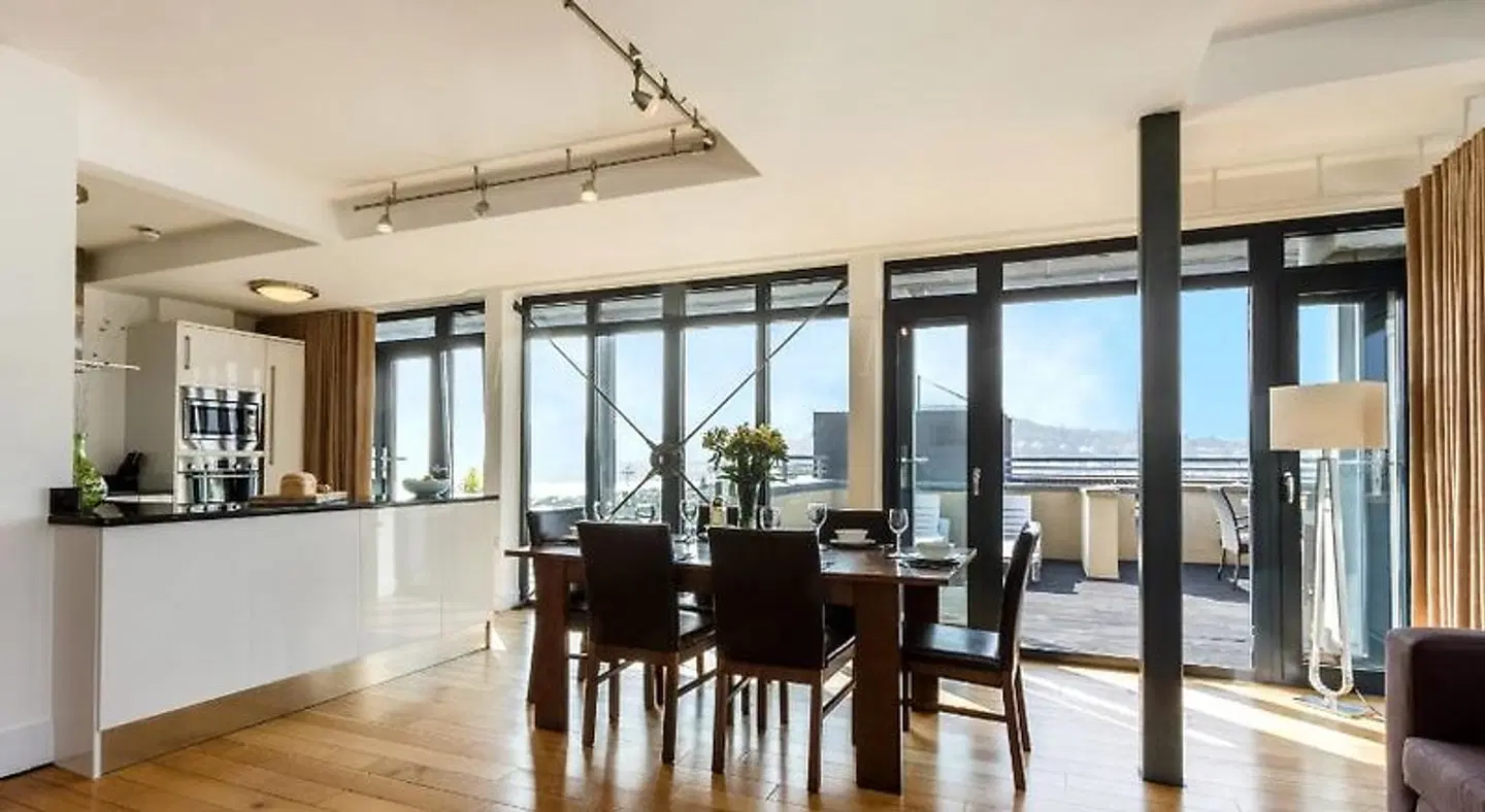 Riviera Apartments ROOM_EXAMPLE