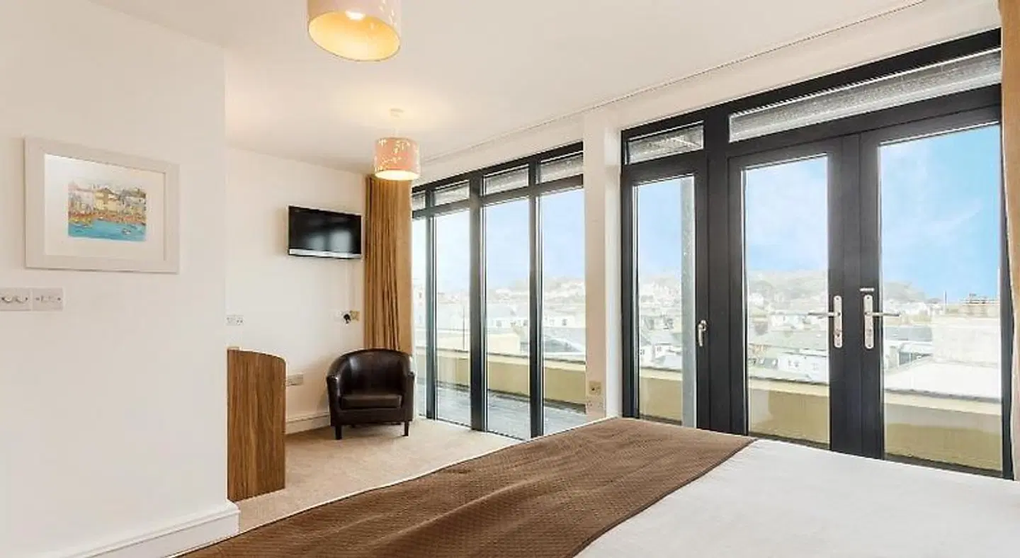 Riviera Apartments ROOM_EXAMPLE