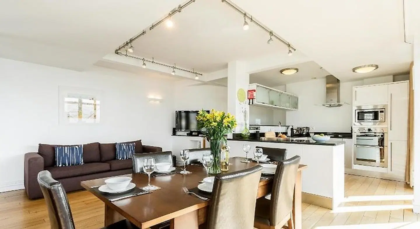 Riviera Apartments Restaurant