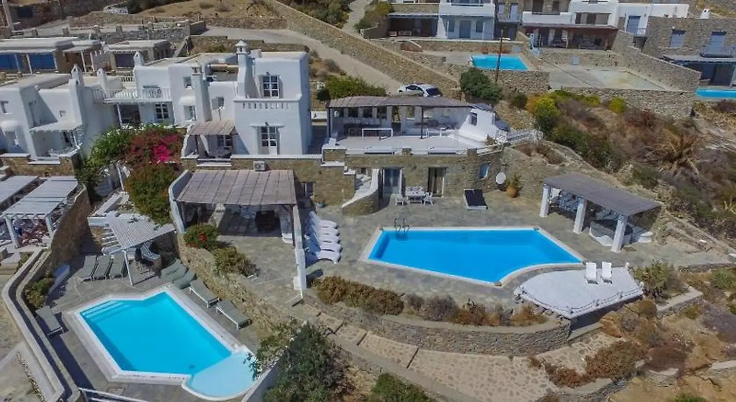 Seablue Villas OUTDOOR_POOL