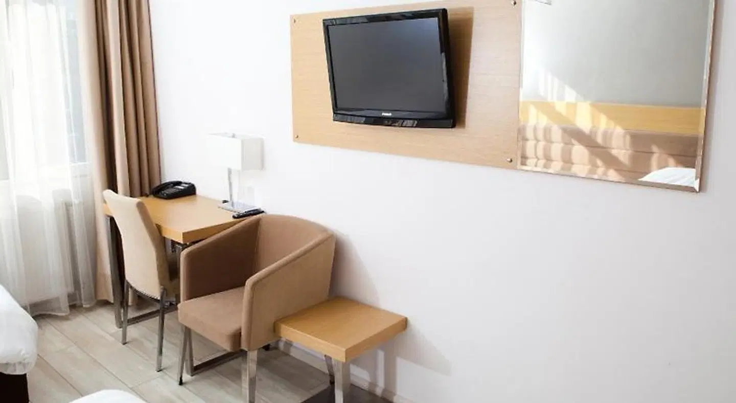 Port ROOM_EXAMPLE