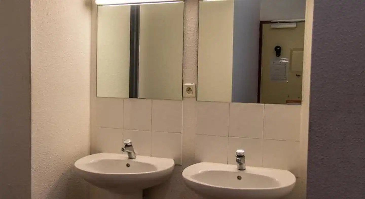 Auberge de Jeunesse HI Nice - Les Camélias Badezimmer