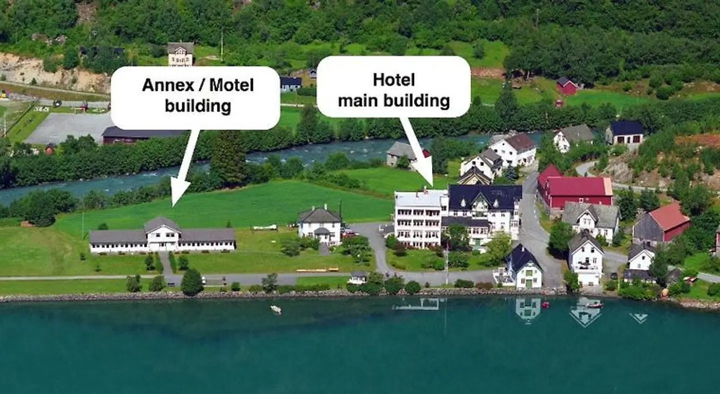 Hjelle Hotel EXTERIOR