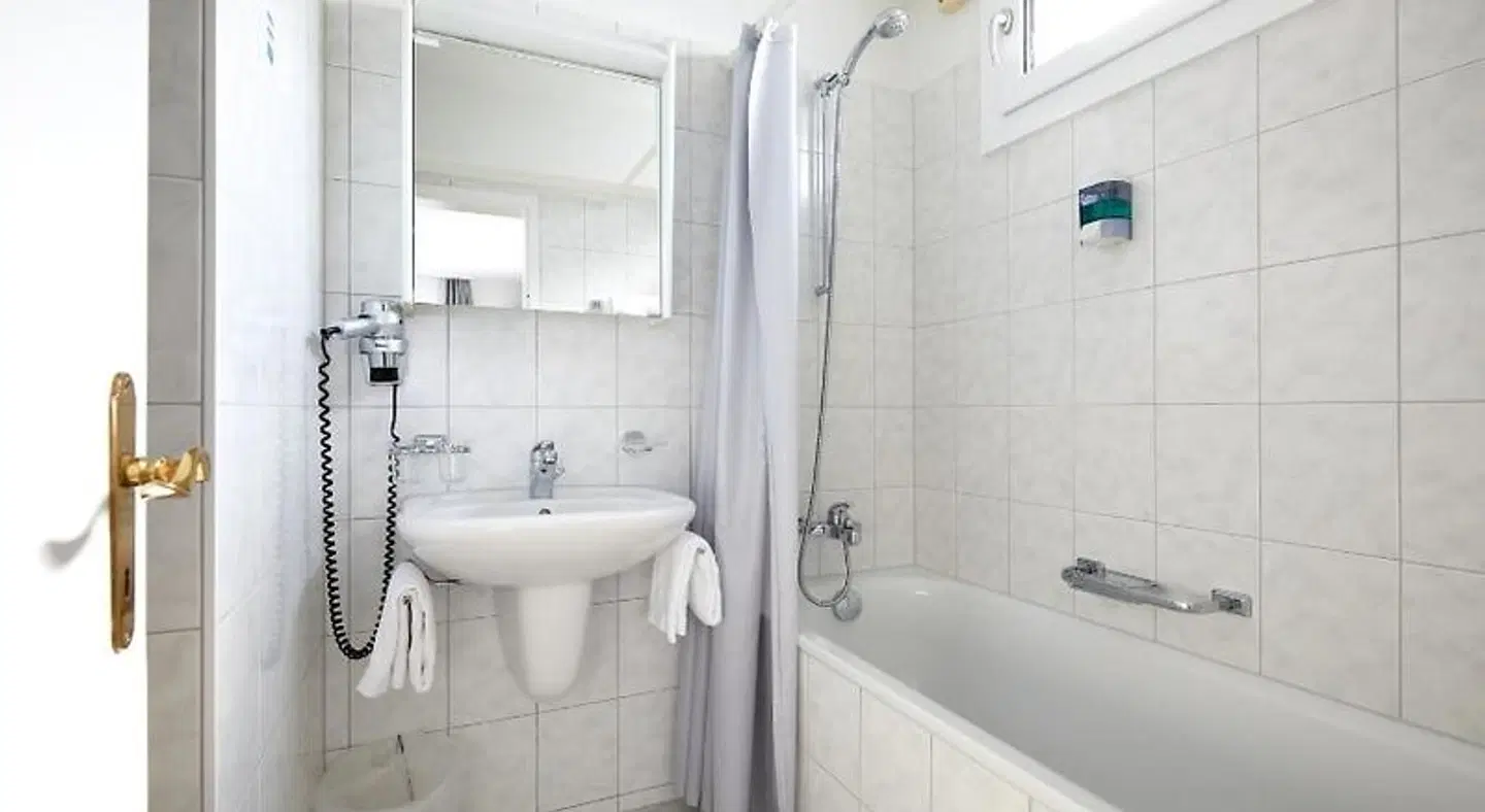 Schmid & ALFA am See Badezimmer