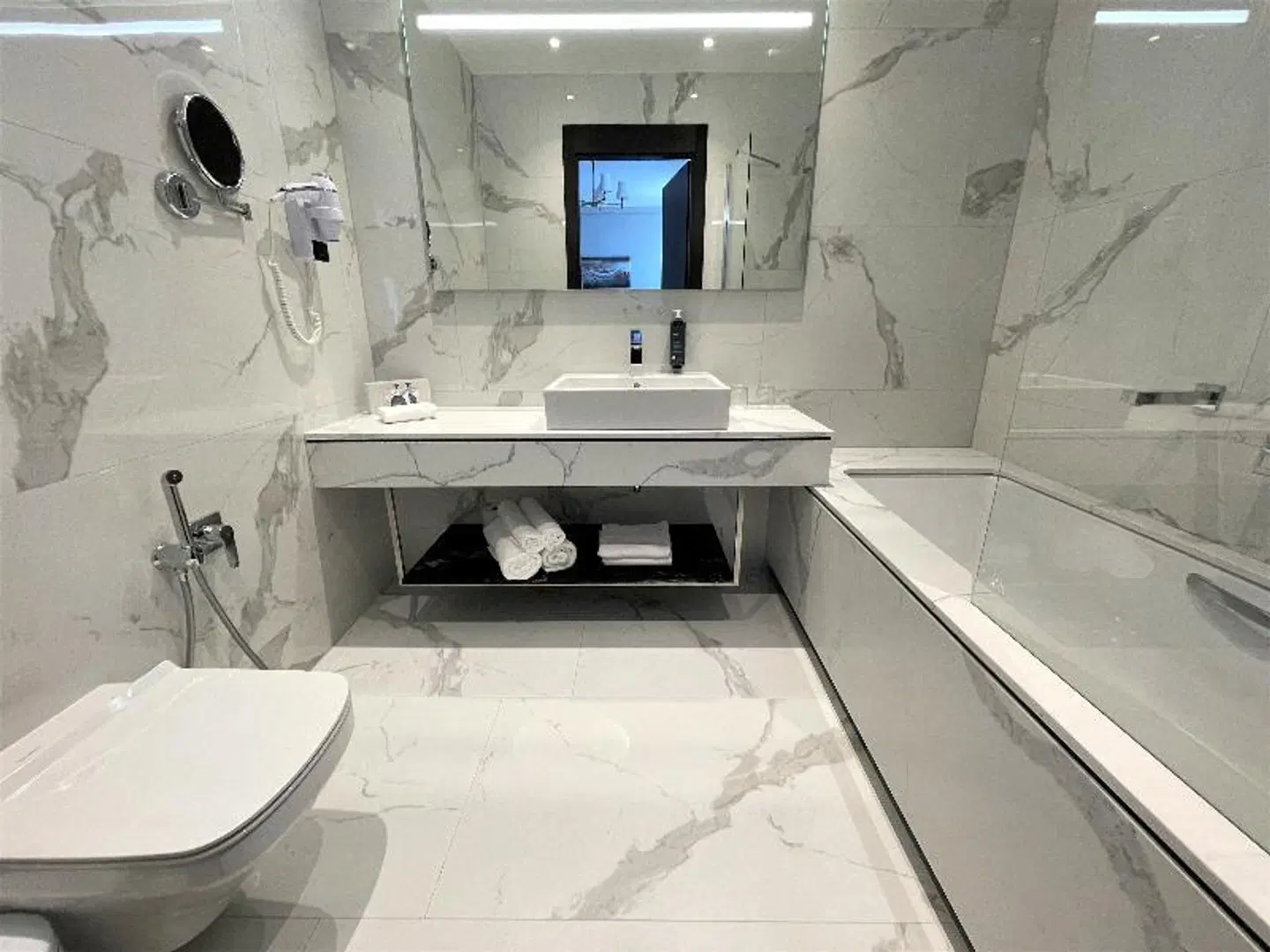 VICTORIA Hotel Klaip'da Badezimmer