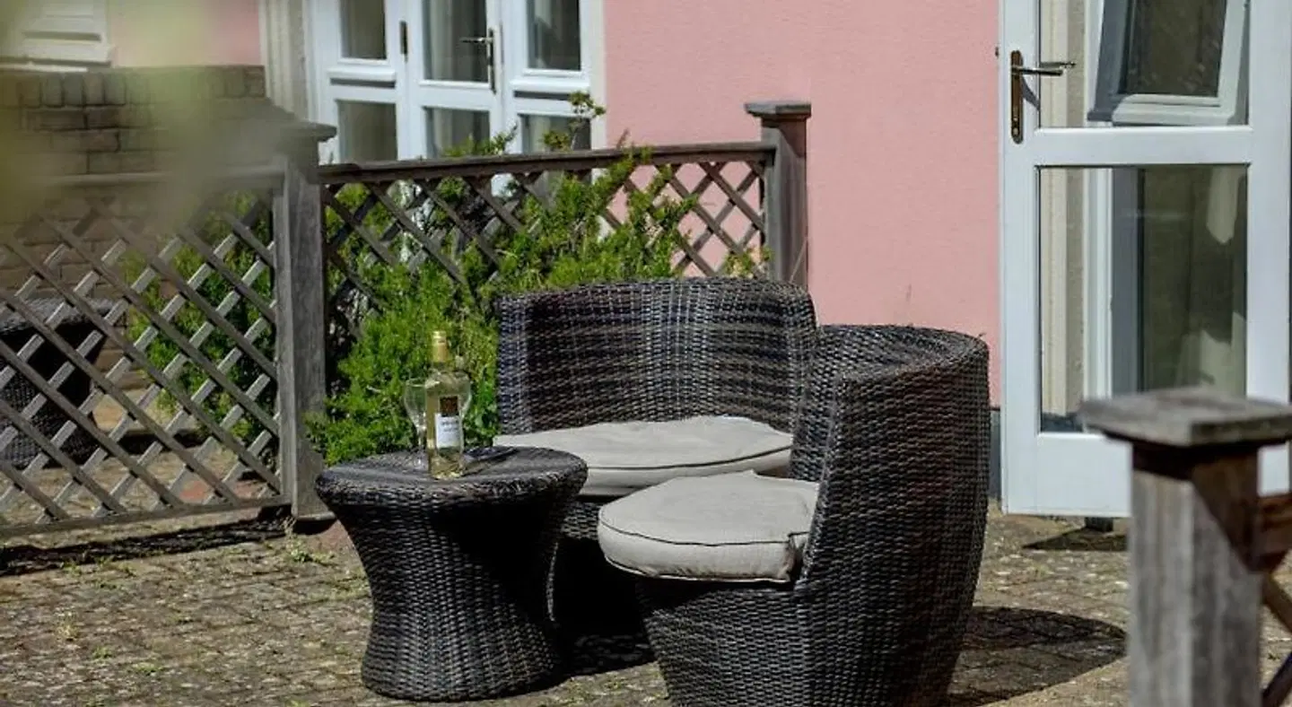 The Norfolk Royale Hotel Terrasse