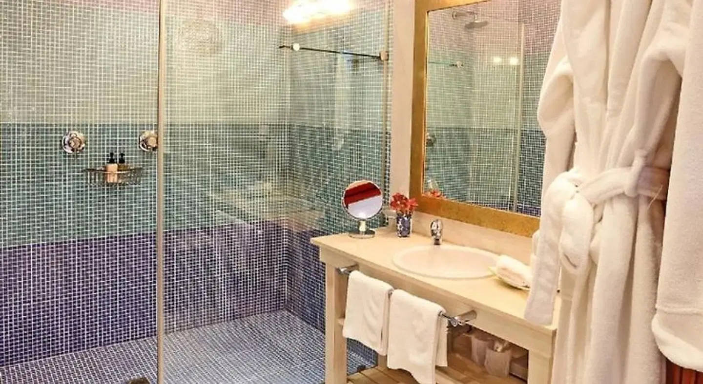 Falcons View Manor Badezimmer