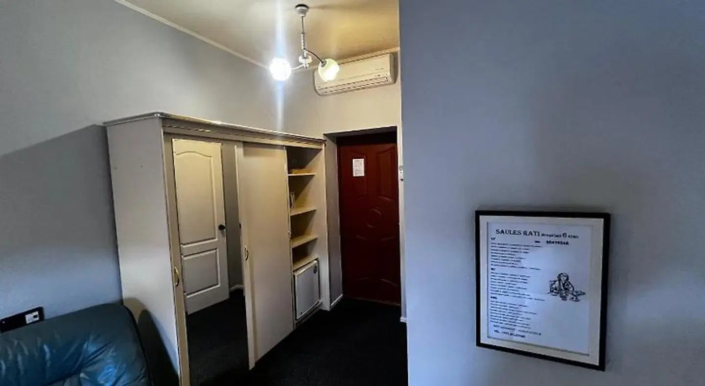 Saules rati ROOM_EXAMPLE