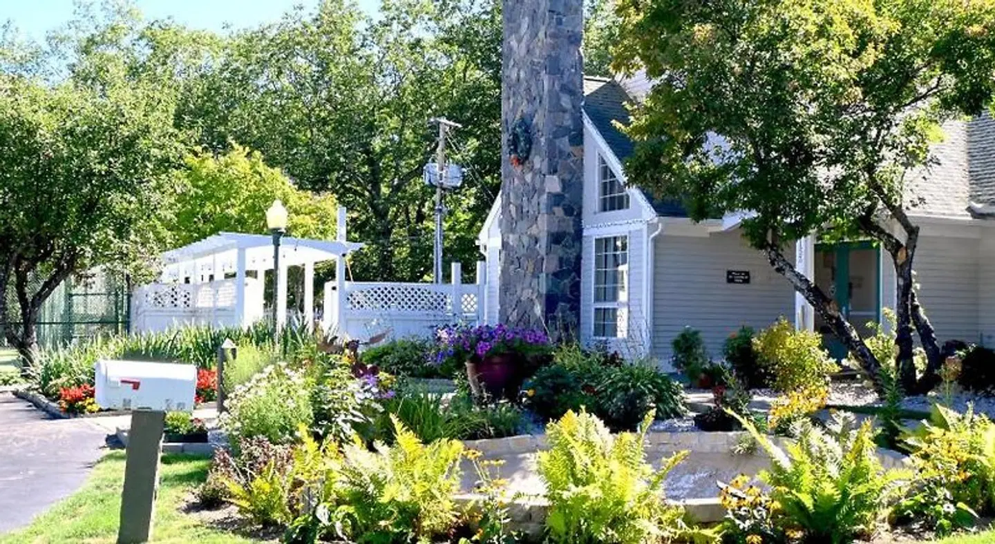 Lodge at Jackson Village EXTERIOR