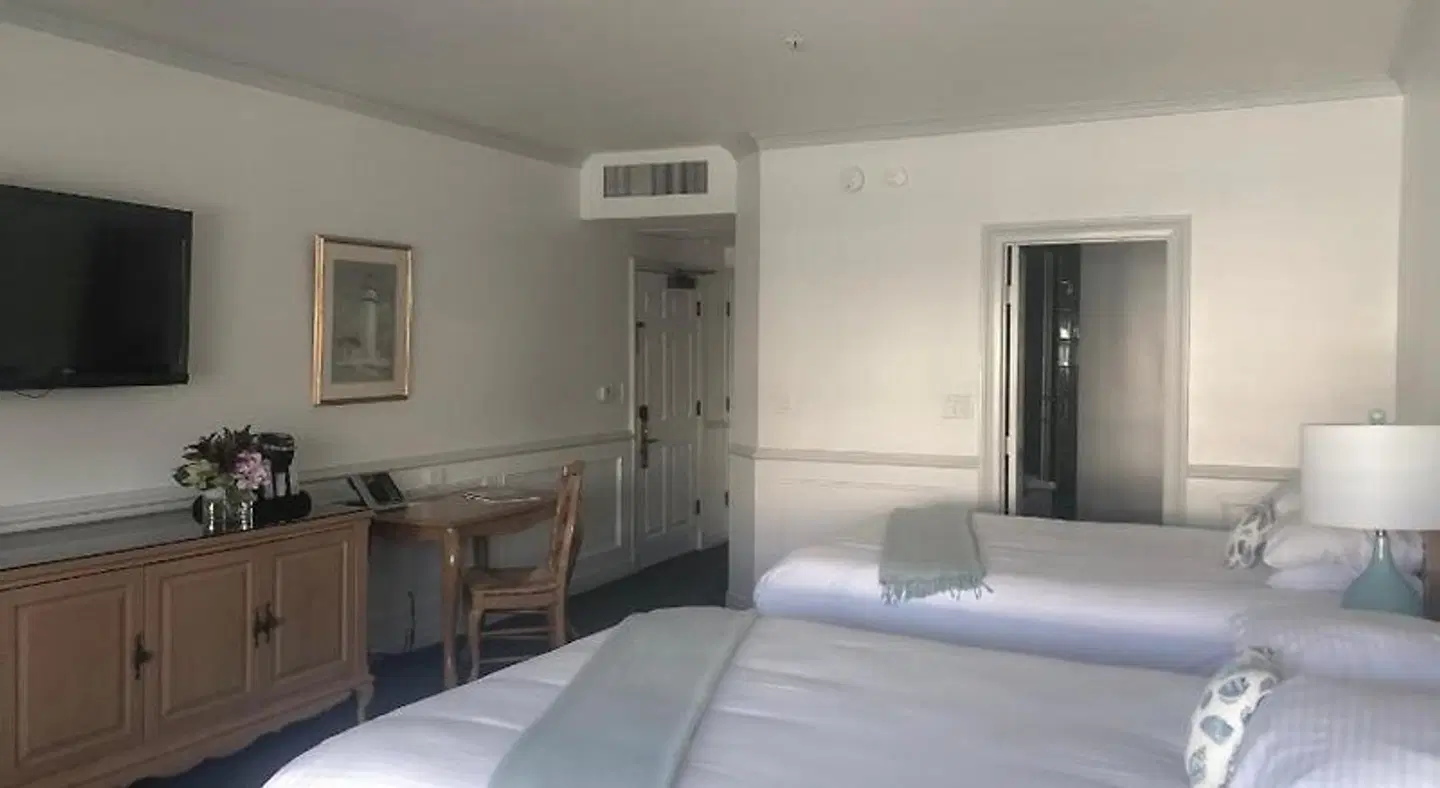Blue Lantern Inn, A Four Sisters Inn ROOM_EXAMPLE