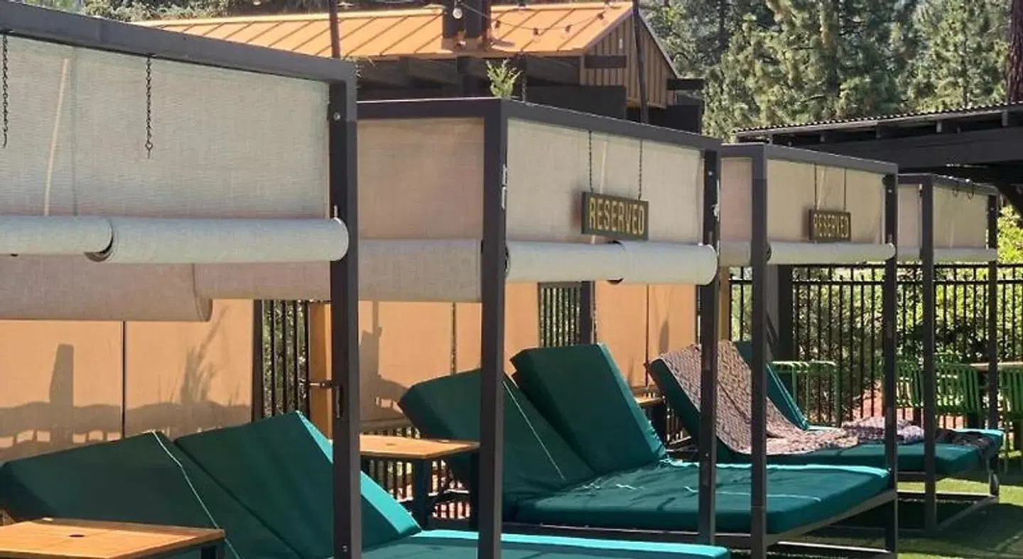 Station House Inn EXTERIOR