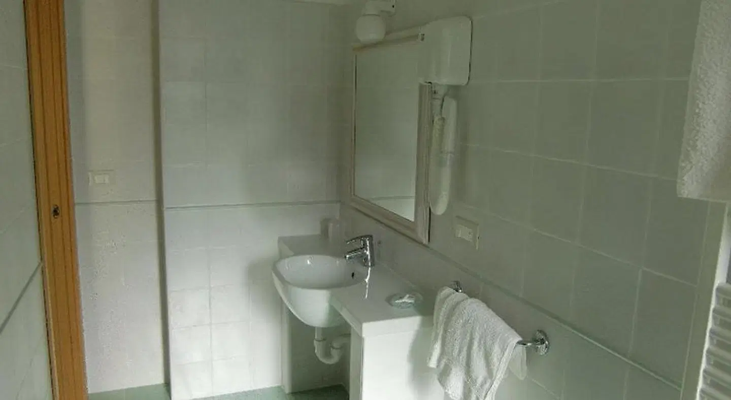 Hotel Dino Badezimmer