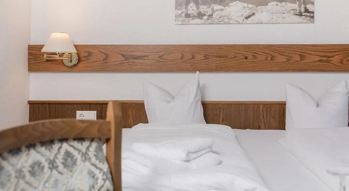 Hotel Kreuz ROOM_EXAMPLE