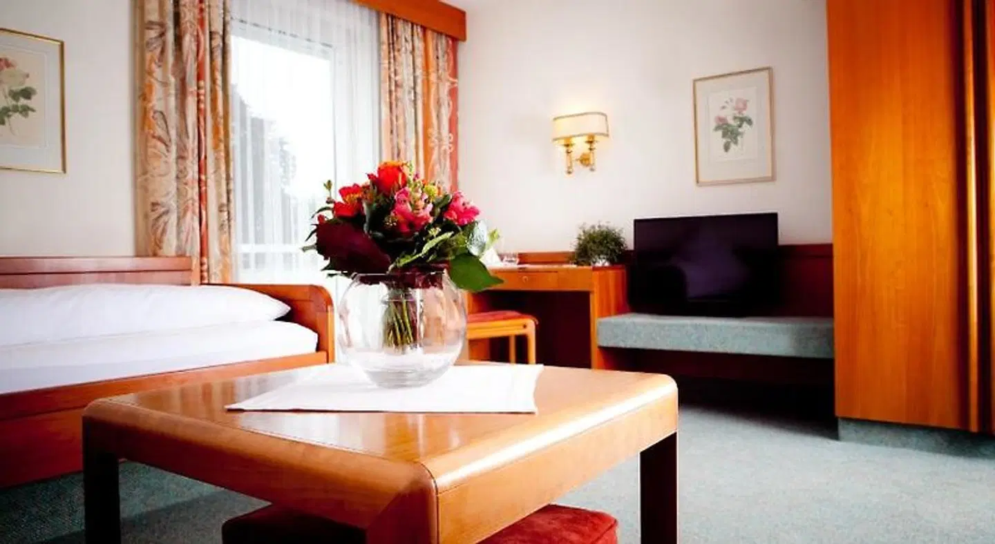 Roswitha ROOM_EXAMPLE
