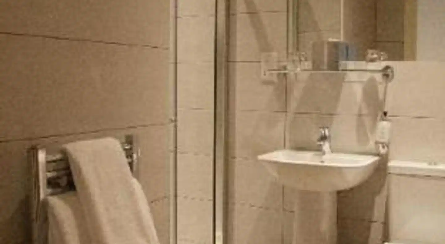 Braid Apartments by Mansley Badezimmer