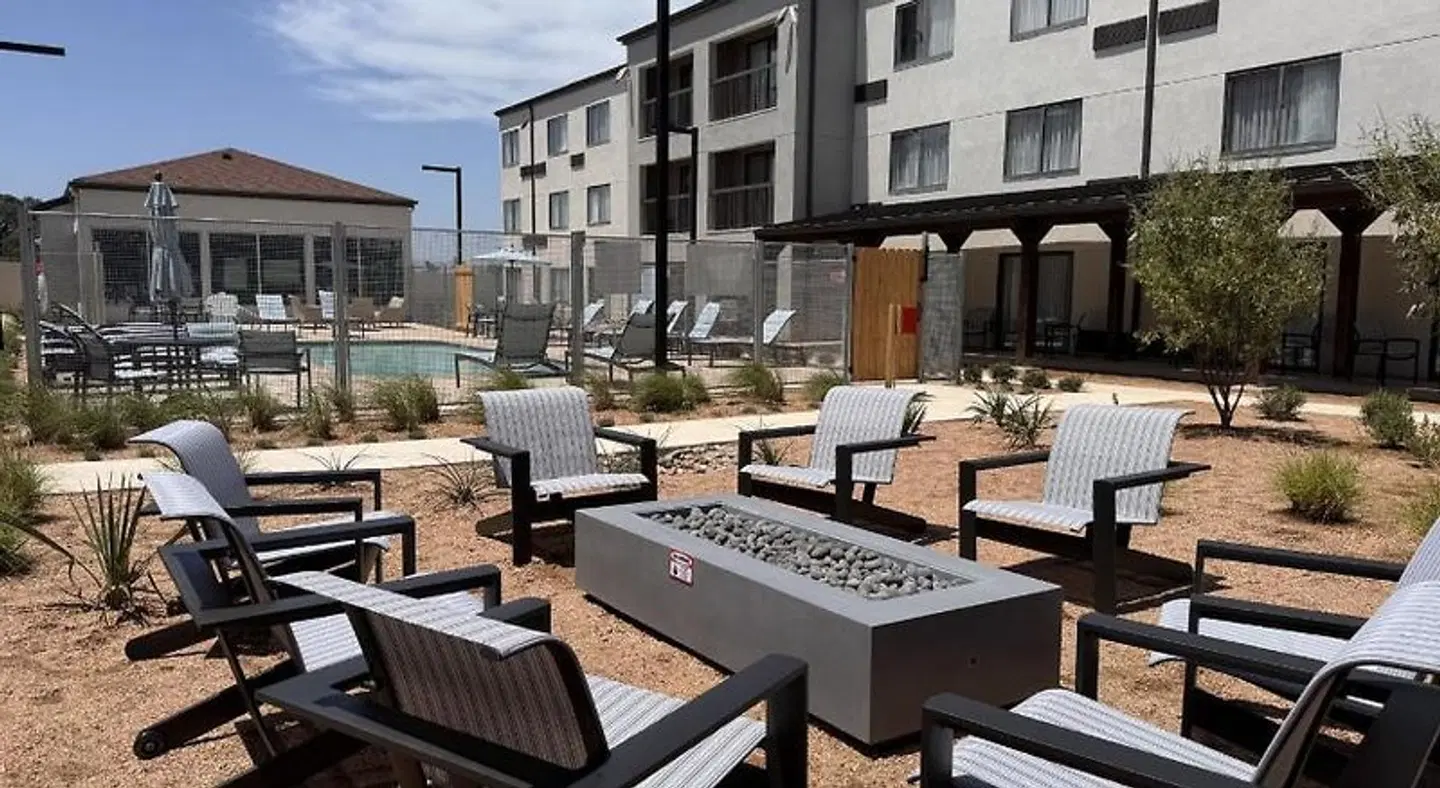 Courtyard by Marriott Waco Terrasse