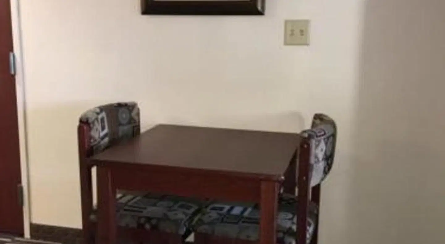 Microtel Inn & Suites by Wyndham Indianapolis Airport ROOM_EXAMPLE