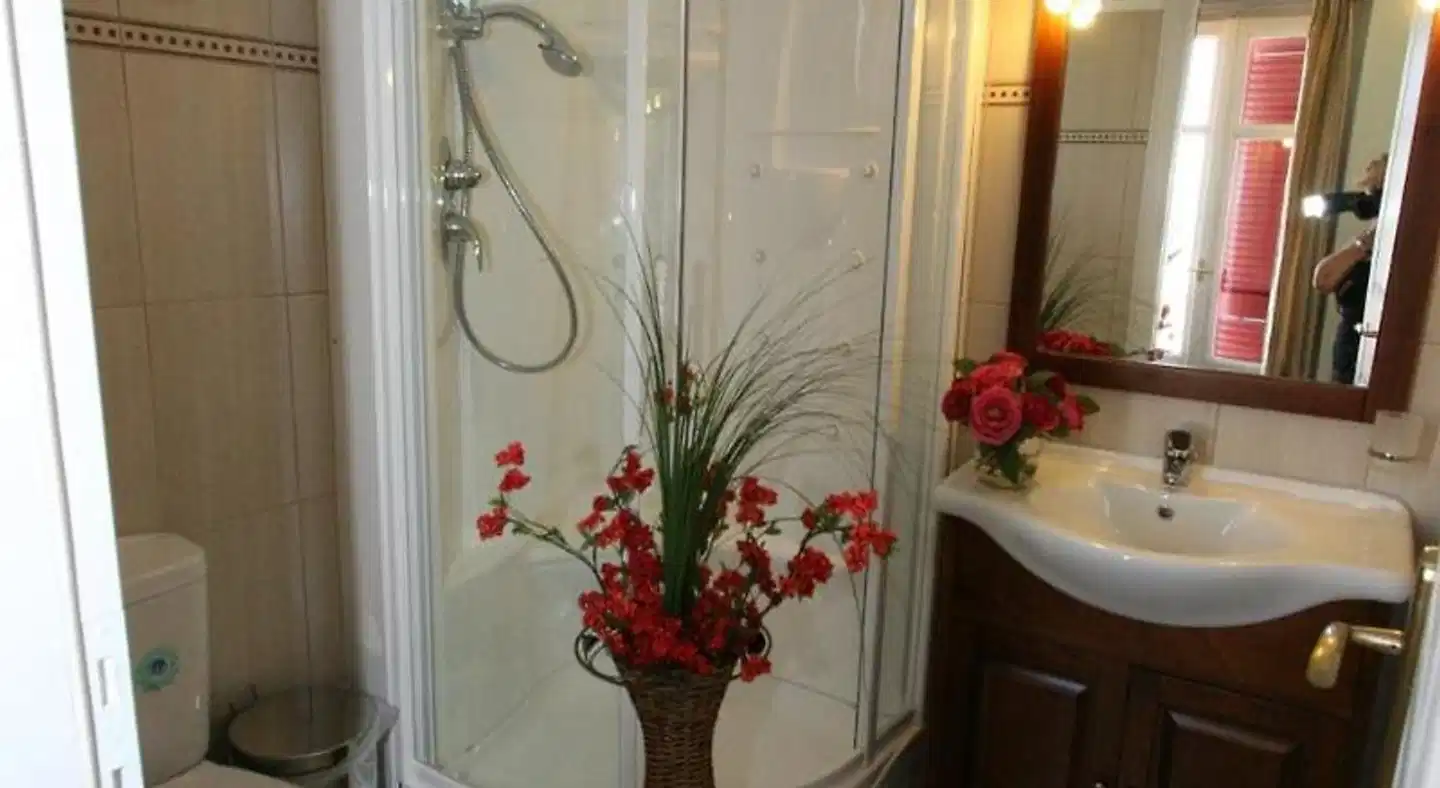 Katerina Hotel Badezimmer