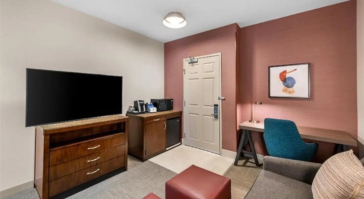 Hilton Garden Inn Overland Park ROOM_EXAMPLE