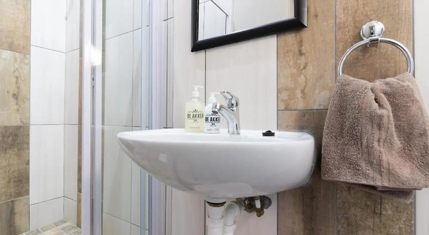 De Akker Guest House Badezimmer