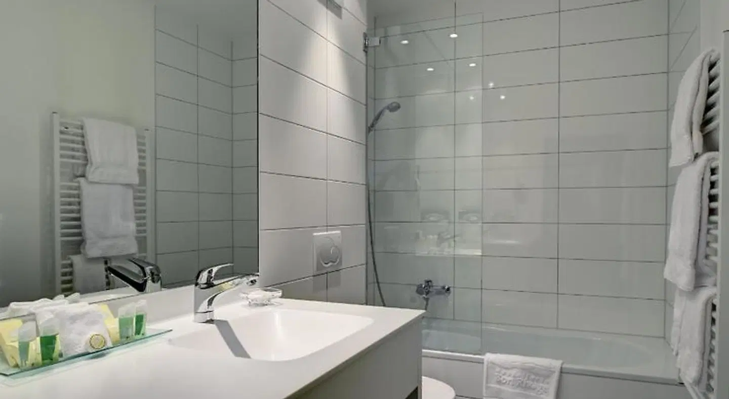 Hostellerie Bon Rivage Badezimmer