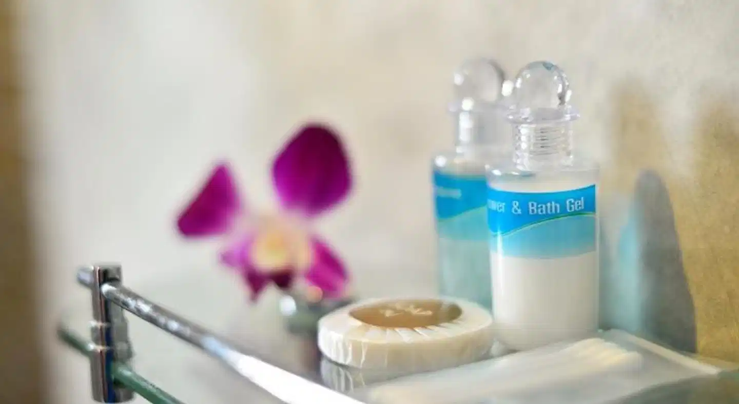 At Kamala Hotel (SHA Plus+) Badezimmer