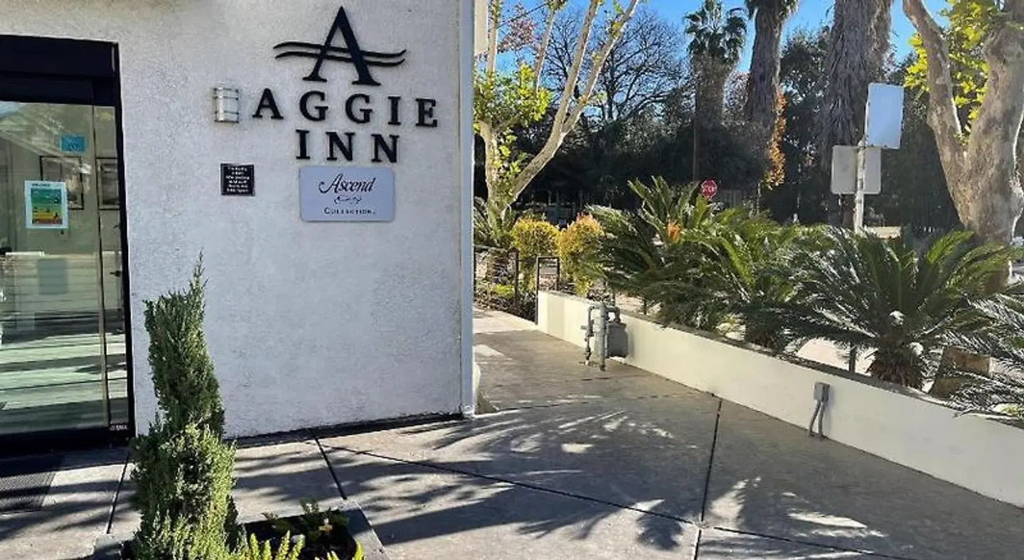 Aggie Inn, Ascend Hotel Collection EXTERIOR