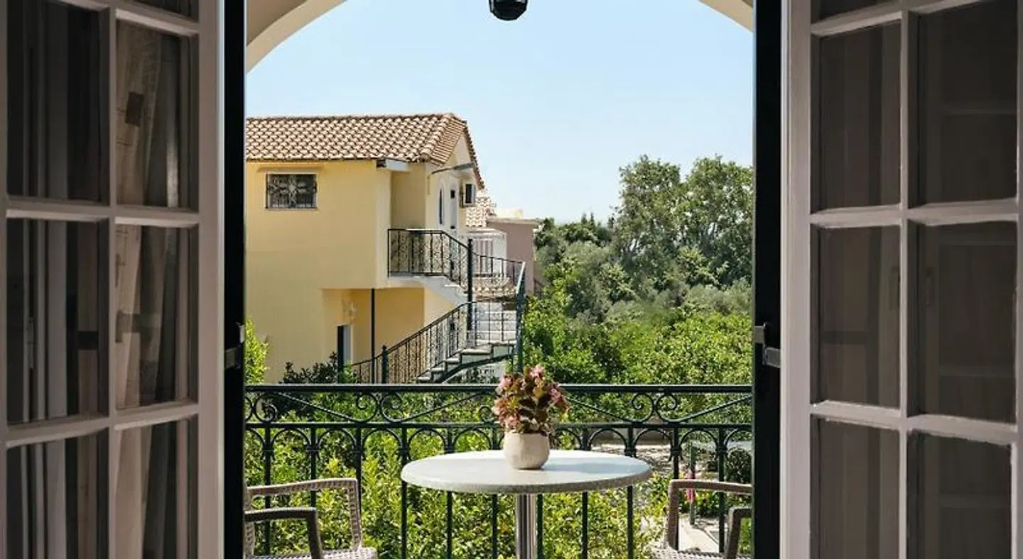 Alamis Apartments Terrasse