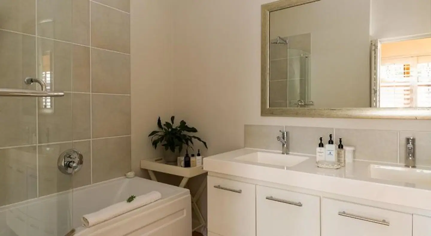 Fernwood Manor Boutique Guest House Badezimmer