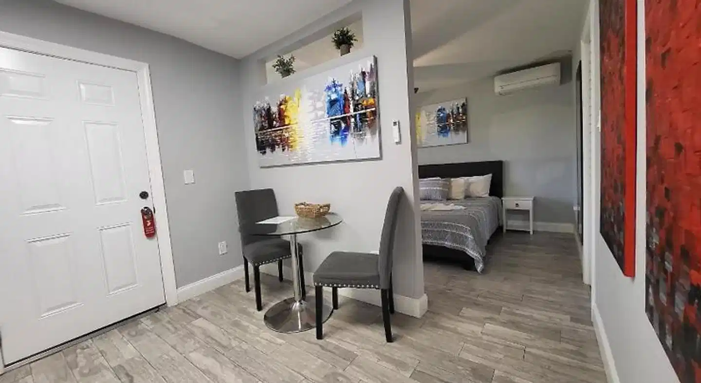 Barefoot Mailman Motel Lobby