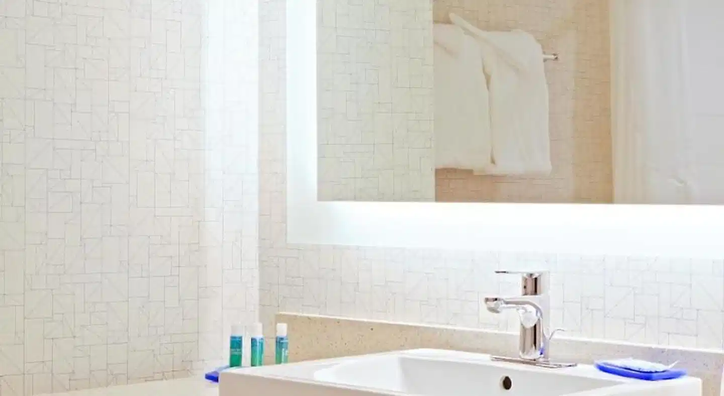 Holiday Inn Express & Suites Phoenix North - Scottsdale Badezimmer