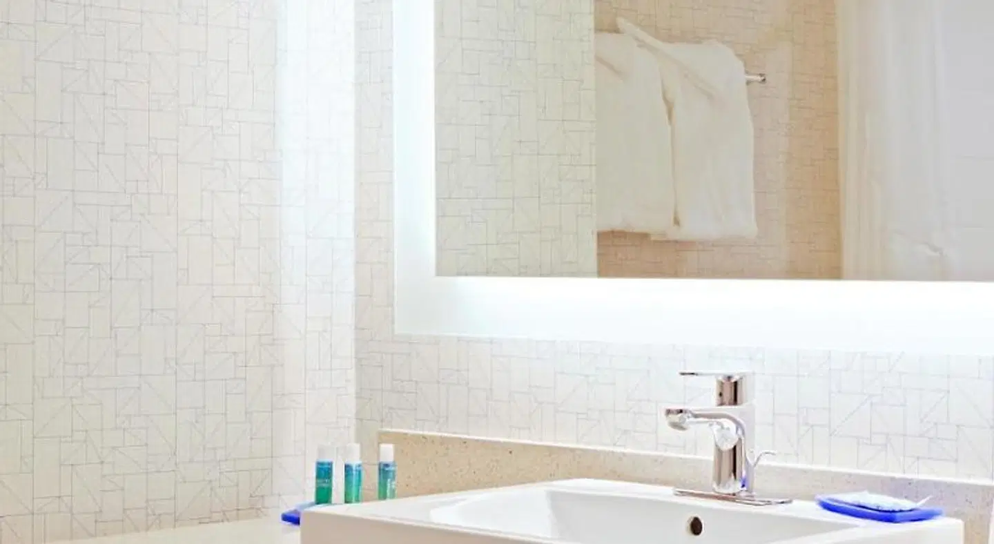 Holiday Inn Express & Suites Phoenix North - Scottsdale Badezimmer