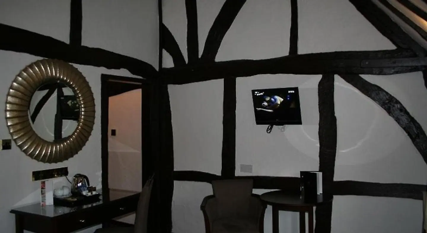 The Legacy Rose & Crown LOUNGE_LOBBY
